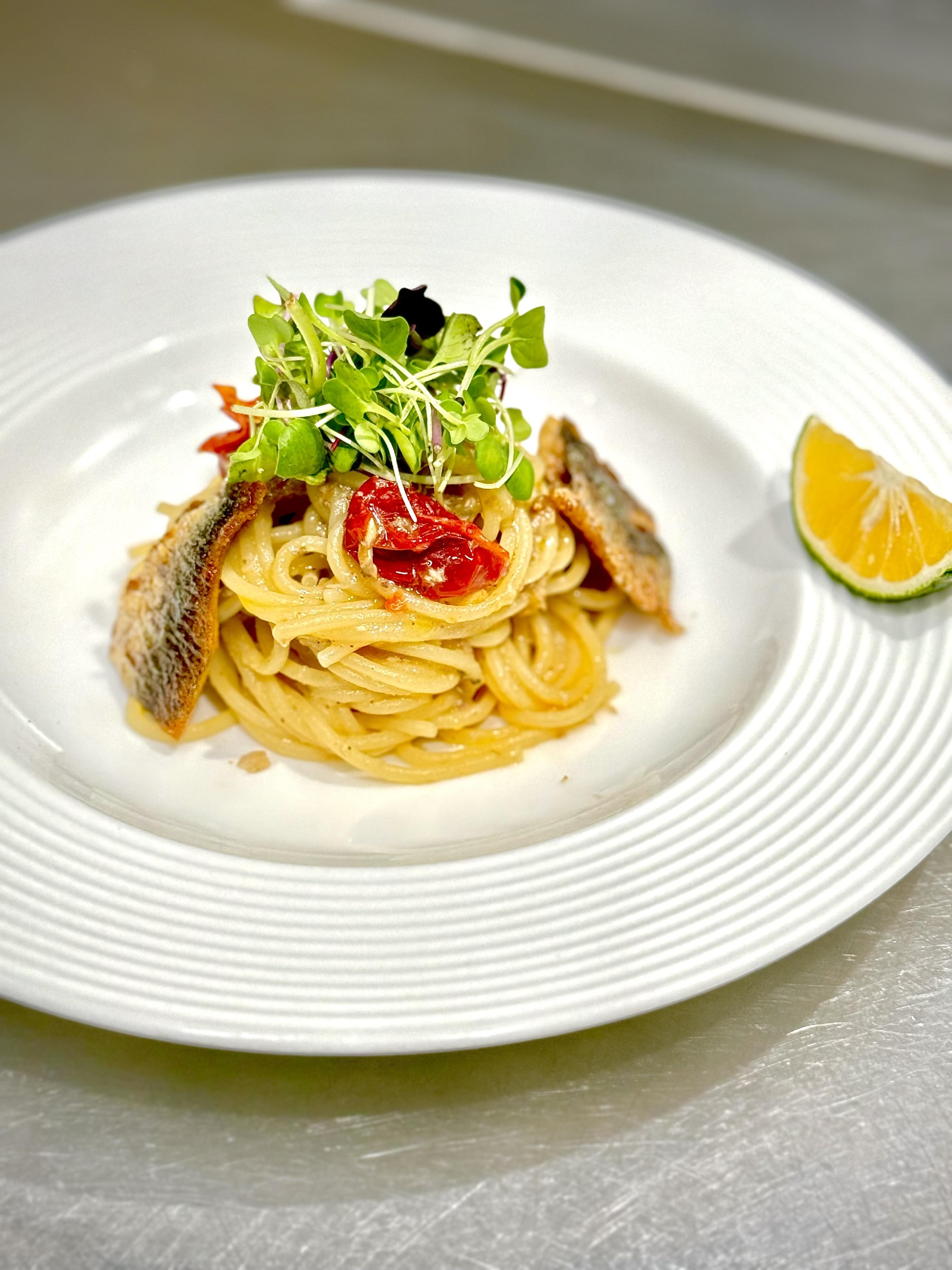 23日祝日火曜日営業してます